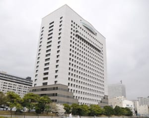 慶大生が集団暴行か　県警が捜査