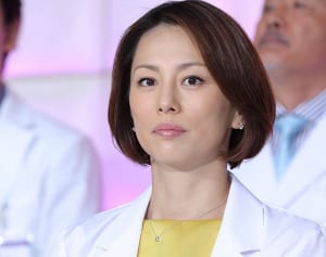 米倉涼子 離婚拒否の裏で夫が金髪サングラスのチョイ悪変身