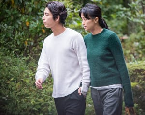 榮倉奈々 ポケット内で手つなぎ…新婚夫と10万円ラブラブ旅行