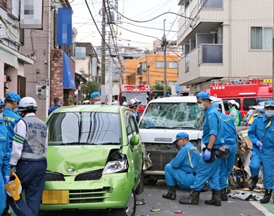 車3台が事故、登校の小学生1人死亡／横浜・港南区
