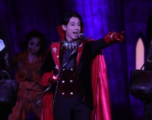 おディーンさま 『ドSドラキュラ』仮装でファン熱狂の歓声