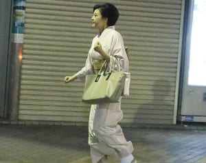 紀香 デビュー1カ月…先輩妻たちが押す「梨園妻失格」の烙印