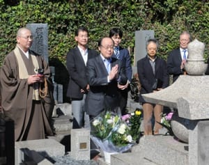 坂本弁護士一家殺害27年　元同僚ら冥福祈る