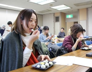 葉山牛にシラスにキャベツ？　三浦半島の味をアイスに