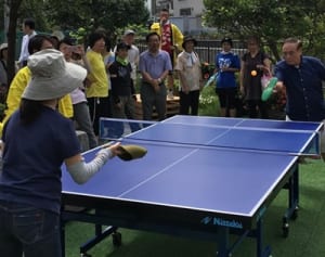スリッパ卓球で大会　横浜・保土ケ谷区内の商店街