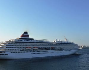 飛鳥2でクルーズいかが　横浜市、割引料金で企画