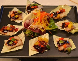 「あぐー」新メニュー続々　一流シェフの創作料理試食会