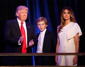 トランプ次期大統領の妻子、ホワイトハウスには当面住まず……その“チャイルド・ファースト”な理由