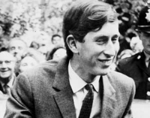 英チャールズ皇太子、バスに轢かれていた──「なぜ助かったのかわからない」