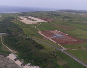 揚陸艦模したLHDデッキ　伊江で工事着々