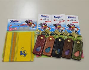 「つば九郎」、うらそえ織に　ヤクルト球団とコラボ