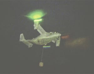 連日つり下げ訓練　オスプレイ 、宜野座民間地で　米軍、抗議を無視