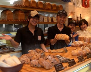 「新鮮直送」香り高く　広がる県産小麦