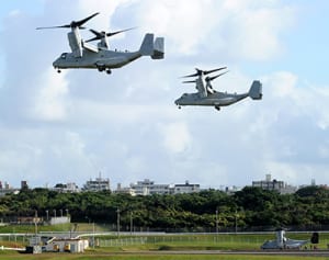 オスプレイ飛行再開　墜落6日後、県民反発　米軍、県に直前通告
