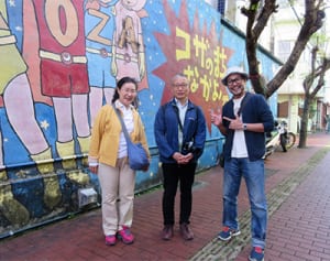 観光客、ロケ地巡礼　ゴリさん監督「ロクな人生」　銀幕に映るコザ満喫