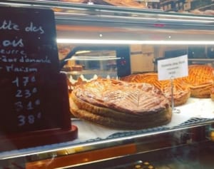 第20回　1月のお楽しみは“フェーブ”がかわいい「ガレット・デ・ロワ」～マダムミキのパリの食・デザイン365日