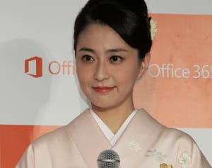 麻央 1年6カ月ぶりTV出演！涙ながらに語った海老蔵への思い