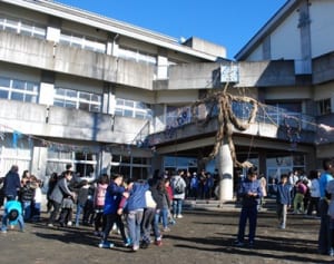 学校をちょうちょ結び　相模原・桂北小で「家縛り」