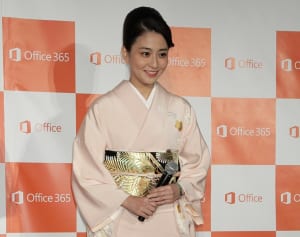 小林麻央 退院の陰で始めた「水素温熱免疫療法」という選択