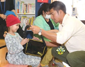 「元気になってね」 阪神の鳥谷選手が、こども病院で激励