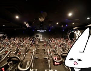 クラブでダイエット？暗闇バイクエクササイズでうっとり美ボディ作り