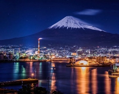 「7」にちなみ工場夜景ツアー　富士山との競演も
