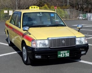 往年の車体デザイン再現　相模中央交通と神奈中ハイヤー