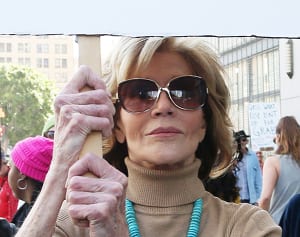 ジェーン・フォンダ、10代でレイプ被害に遭っていたことを告白