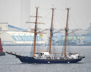 ハマに「みらいへ」寄港　週末は帆船体験航海も