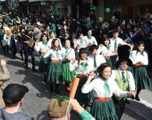 元町で緑のパレード　横浜