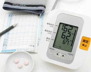 減塩はもはや効果ナシ!?高血圧の人向けの「3つのツボ」