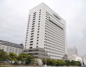 蛇行運転、信号無視…、動画投稿で神奈川県警が捜査