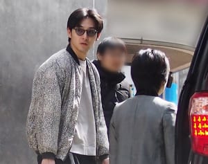 松田龍平 セリフ覚えず現場に…大泉洋“キレた”厳戒ロケ現場