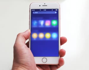 6個以上該当する人は要注意！若年層に広がる「スマホ老眼」とは