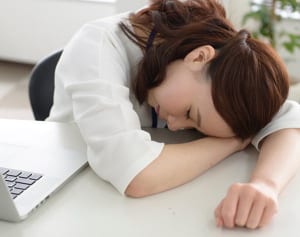 「休日に90分」でボケない頭に！上手に昼寝するための5カ条