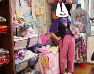 お宝眠る？ 時代感じる古着屋めぐり