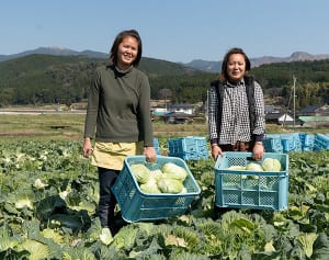 熊本地震から1年、夢追う農家姉妹「熊本野菜を世界に！」