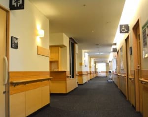 高齢者施設、“順番待ち”人気施設に入るにはどうすればいい？