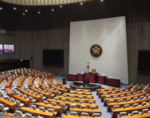 朴槿恵　刑務所より辛い無情通告「私は父の墓に入れない！」