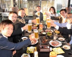 夏を先取り　川崎モアーズ屋上にビアガーデン