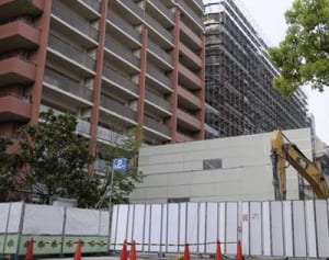 横浜・都筑の傾斜マンション全棟で解体工事始まる