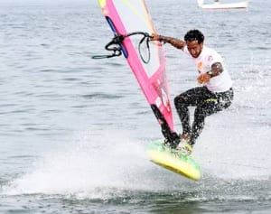 最高峰の戦い幕開け　ウィンドサーフィンW杯　横須賀市