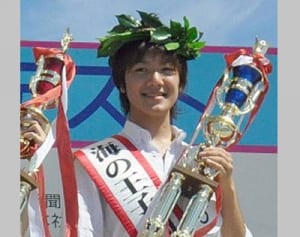 笑顔素敵な「王子」　眞子様婚約内定の小室さん