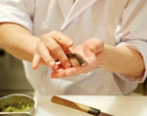 高級店より回転寿司が安全？専門家語るアニサキス自己防衛術