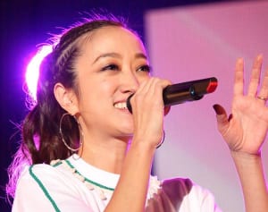 小池新党から出馬する歌手lecca　女性の“働きすぎ社会”に警鐘