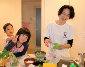 “300年女人禁制”伏見の酒蔵率いる2児のママの人生