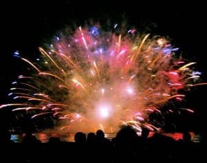 ファンド目標額達成　鎌倉花火大会開催費