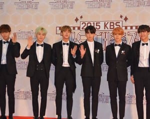 防弾少年団、吉本新喜劇でキレッキレのズッコケ披露