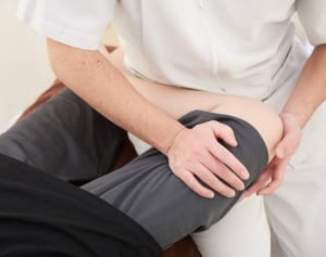 軟骨は40代から摩耗…ひざの痛みを治す簡単ストレッチ【前編】