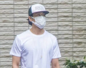 黒木メイサ第2子出産を支える赤西仁の「娘の登園」代役奔走